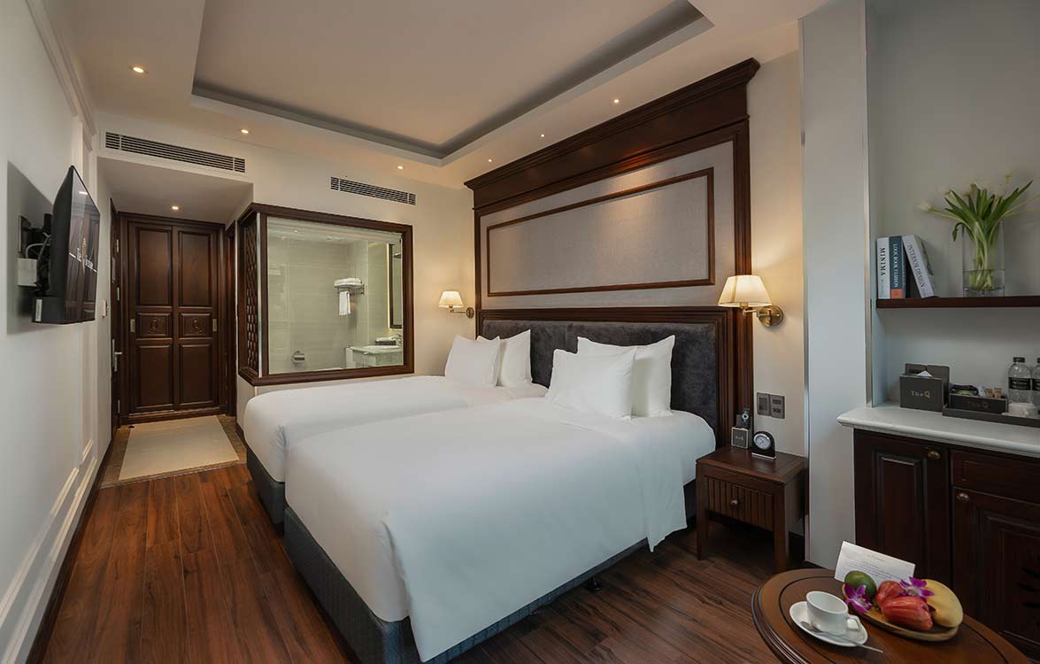 THE Q HOTEL