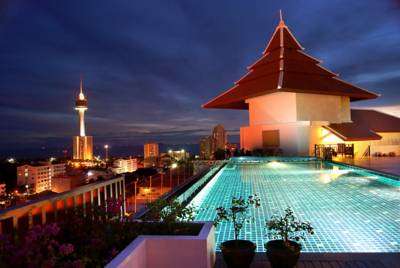 DREAM HOTEL