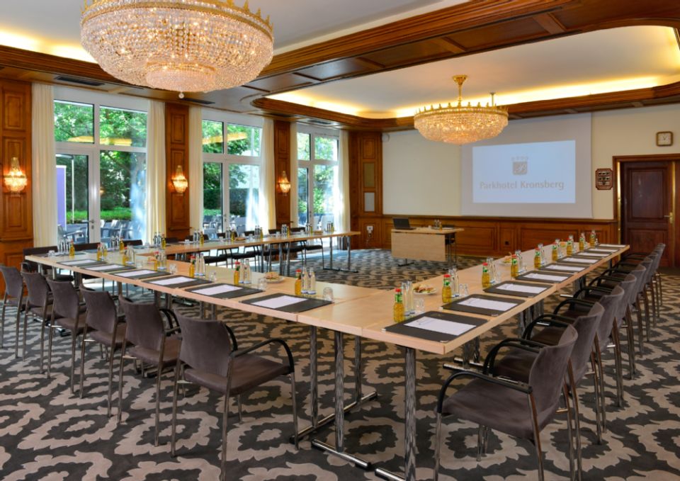 BEST WESTERN PREMIER PARKHOTEL KRONSBERG