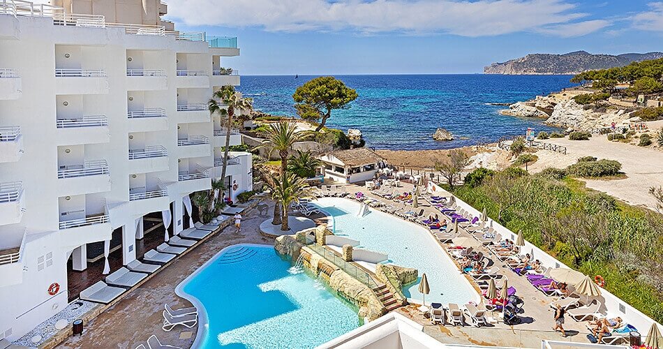 FERGUS STYLE CALA BLANCA SUITES