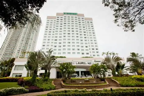 EVER GREEN LAUREL