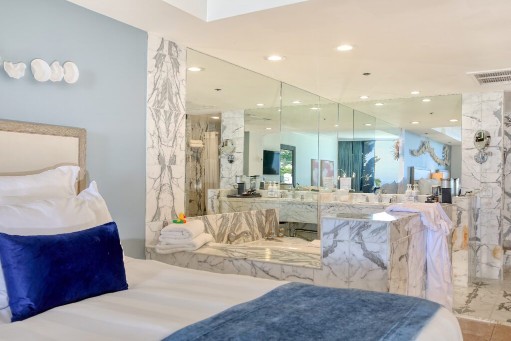 ON THE CLIFF SUITES