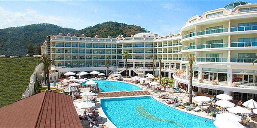 PINETA PARK DELUXE HOTEL