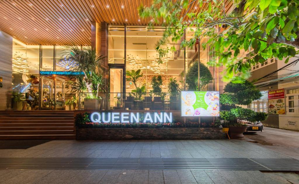 QUEEN ANN HOTEL