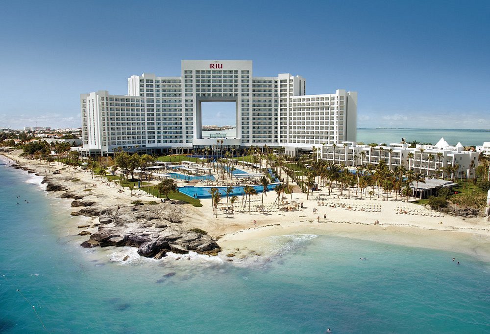 RIU PALACE